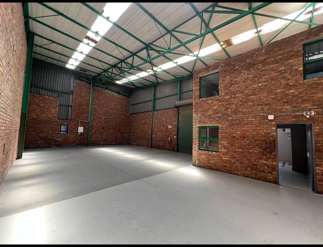 257M² WAREHOUSE TO LET IN LASER PARK